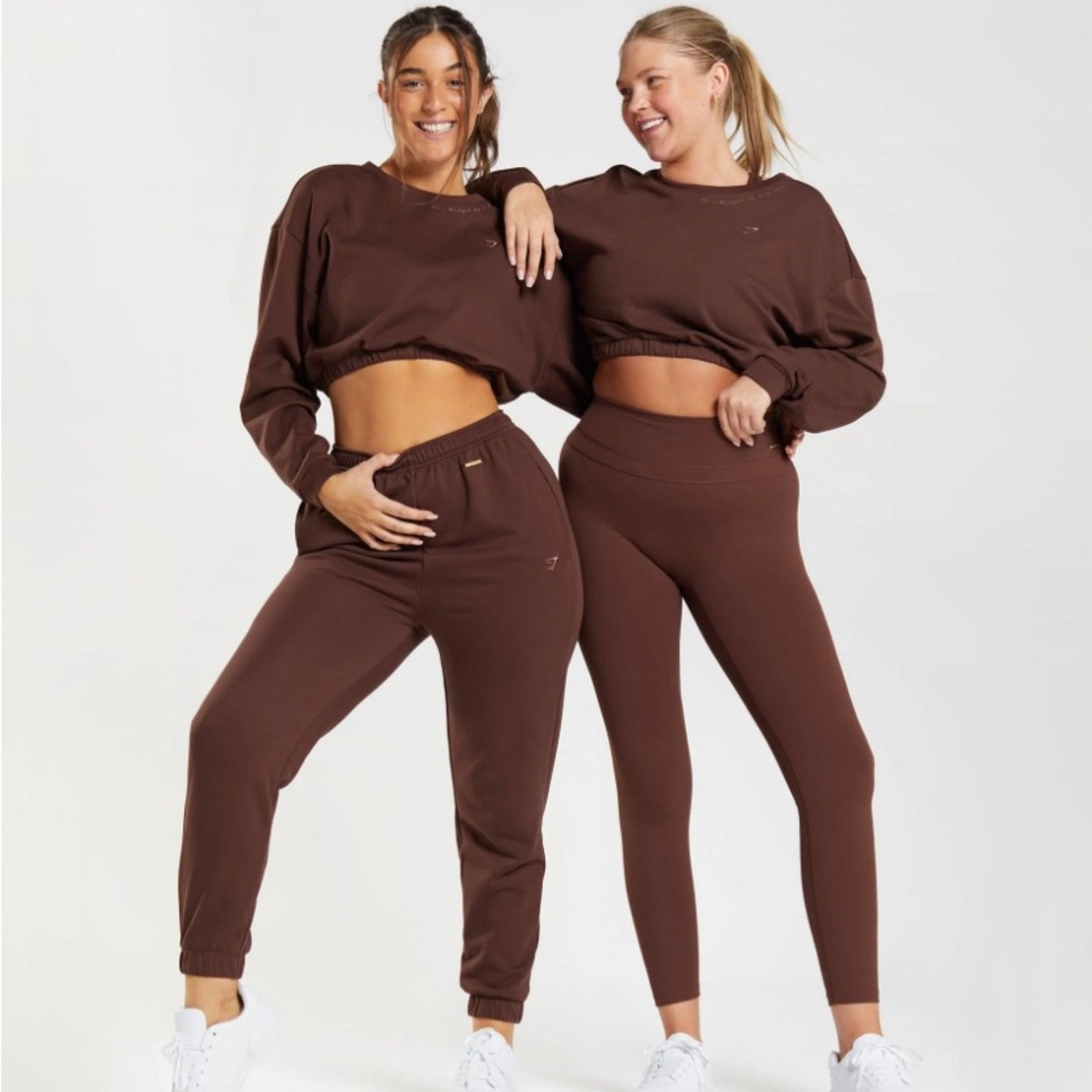 Jogger and Crewneck pants and crewneck set (beige /tan)
